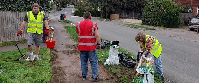 pavements_slideshow prestwood community association working party clearing pavement